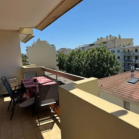 T2 Juan Les Pins A 300 M Des Plages Antibes